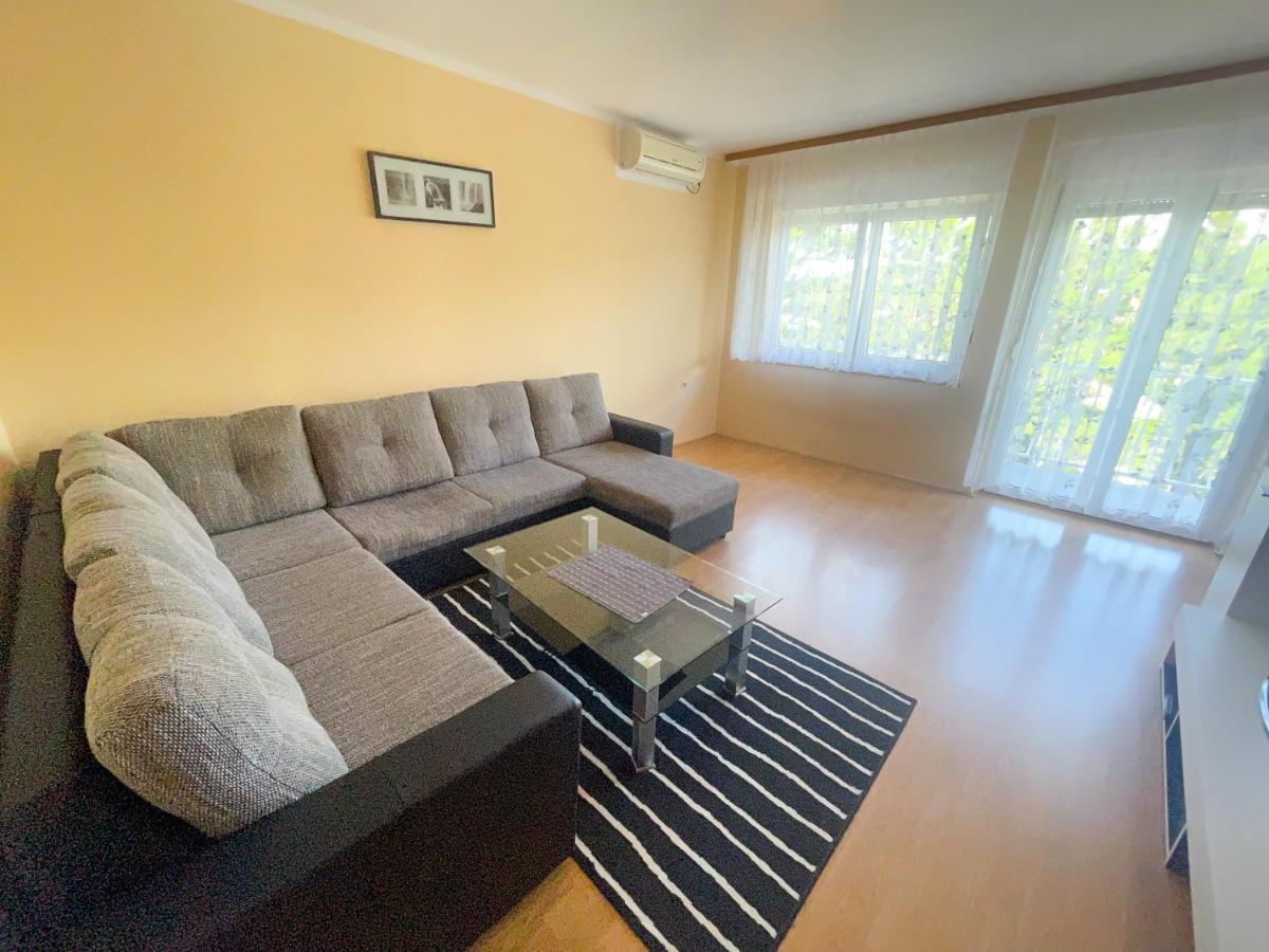 Apartmani Combaj Jadranovo Buitenkant foto