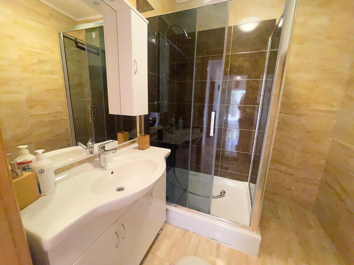 Apartmani Combaj Jadranovo Buitenkant foto