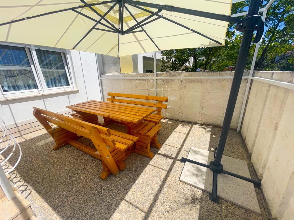 Apartmani Combaj Jadranovo Buitenkant foto