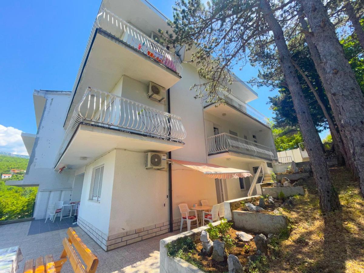 Apartmani Combaj Jadranovo Buitenkant foto