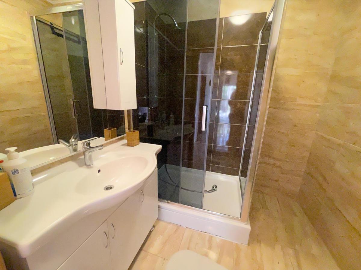 Apartmani Combaj Jadranovo Buitenkant foto