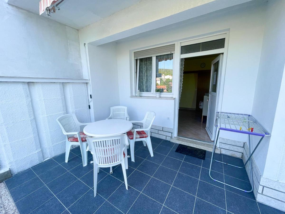 Apartmani Combaj Jadranovo Buitenkant foto